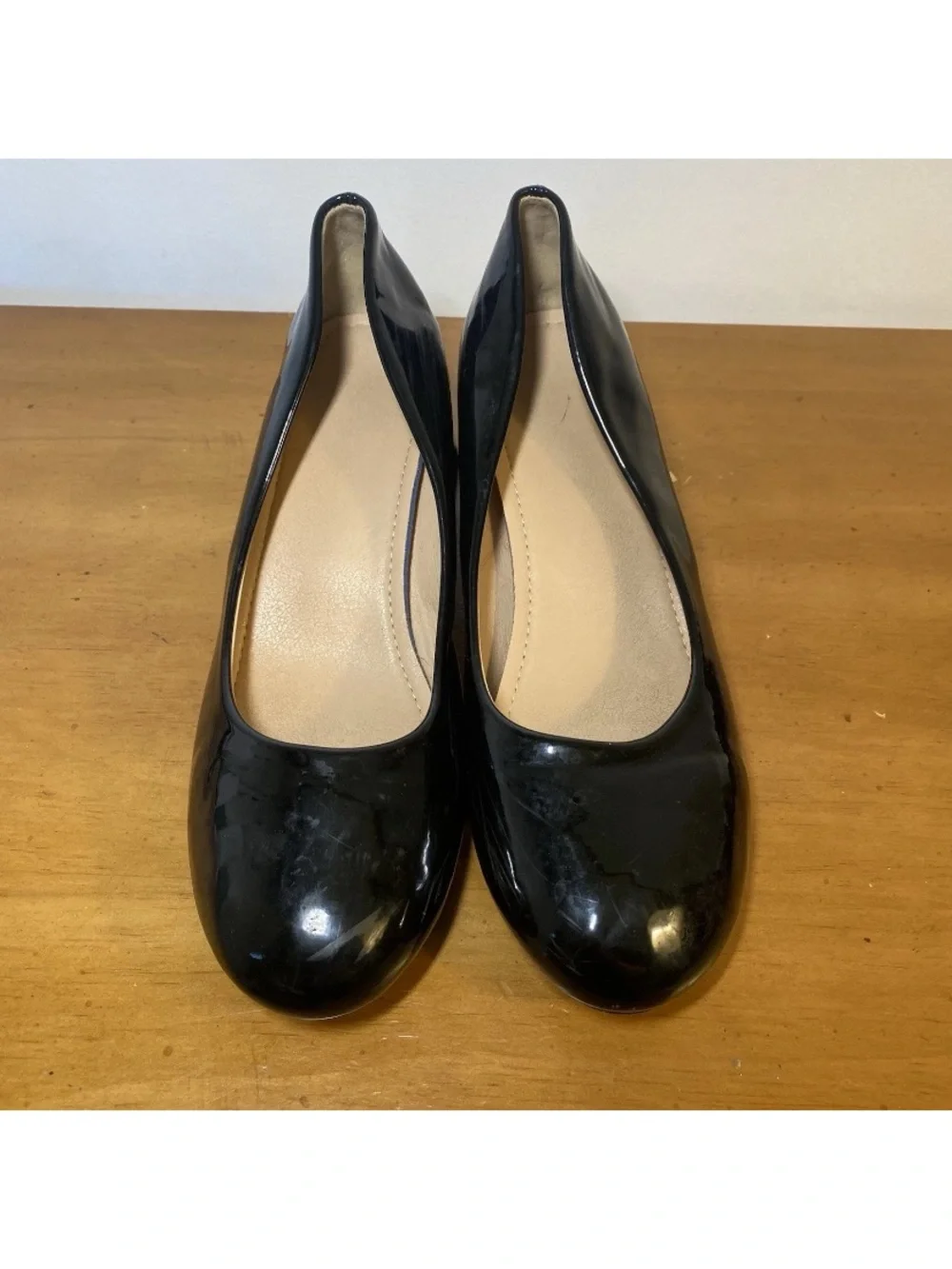 Women’s 8.5 Faux Patent Vegan Leather Pumps Mid Heels Glossy Shiny Black Round